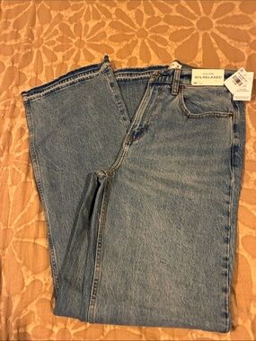 Abercrombie & Fitch Women's High-Rise Relaxed Blue Denim Jeans